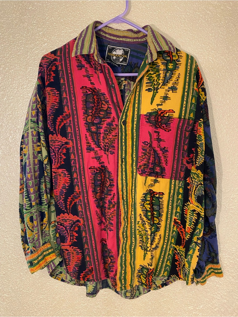 Vintage Men’s Lightweight Multi-Stripe Patterned Flannel Button Down